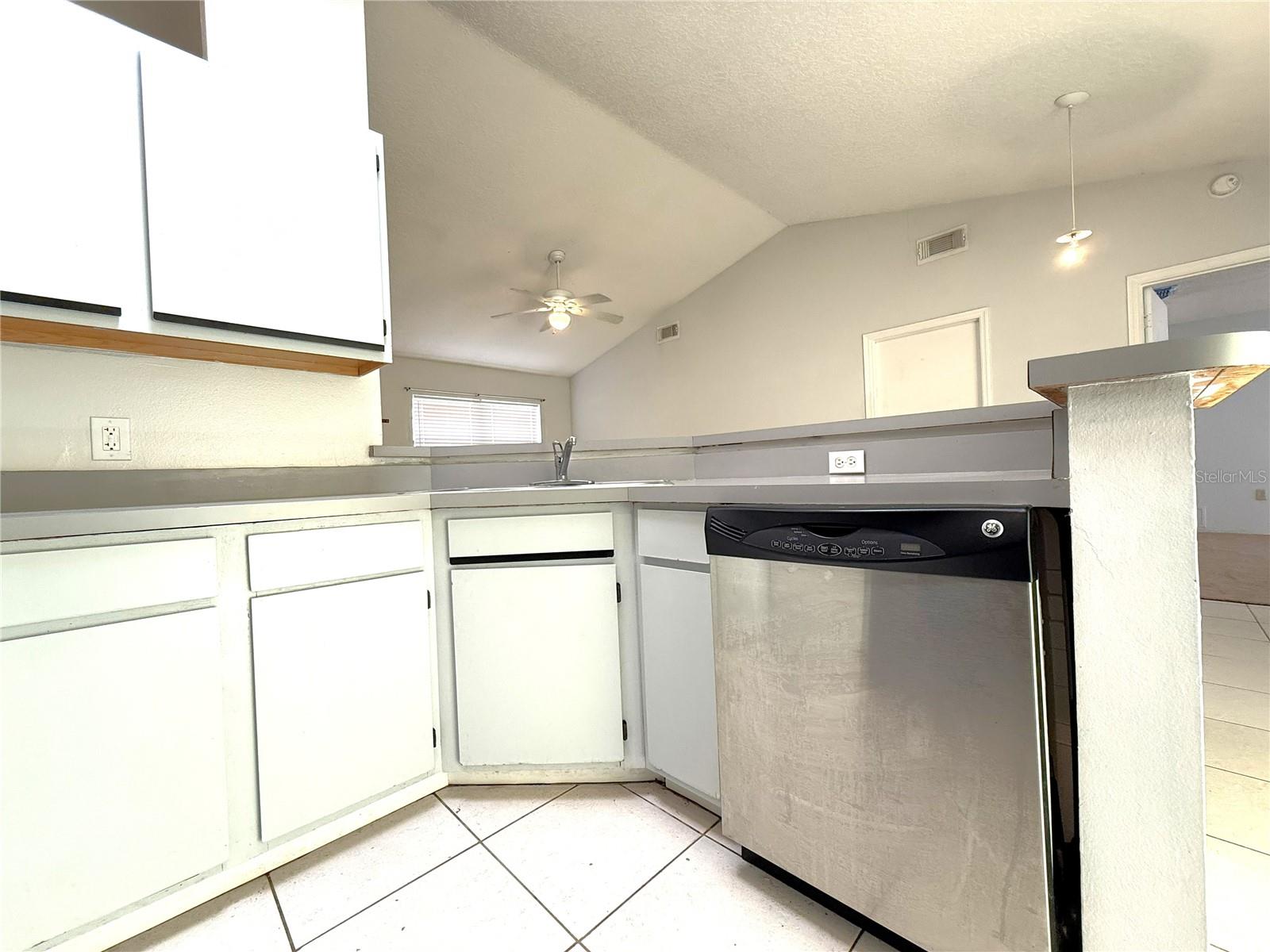 Image 9 of 32 For 3221 Lackland Drive