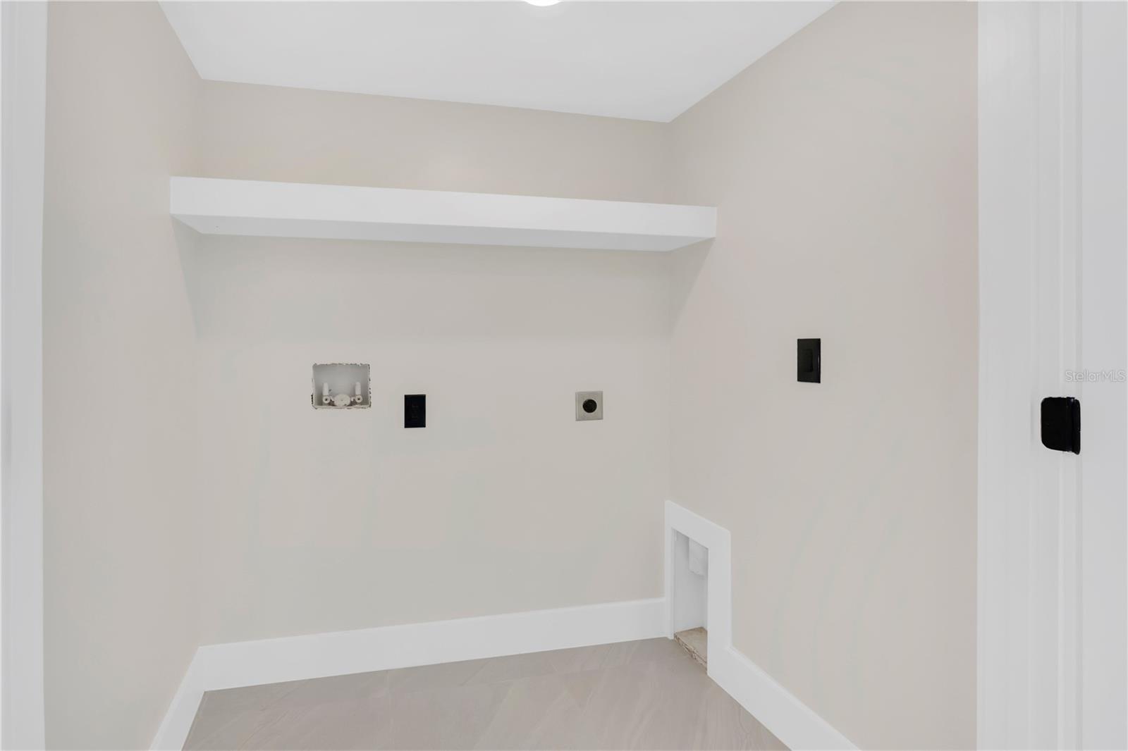 Image 16 of 34 For 7300 Daniel Webster Drive M7