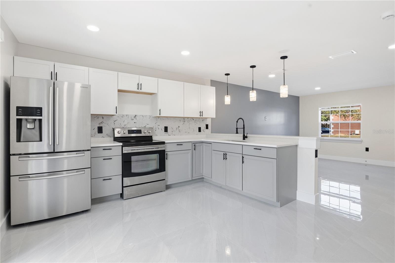 Image 6 of 34 For 7300 Daniel Webster Drive M7