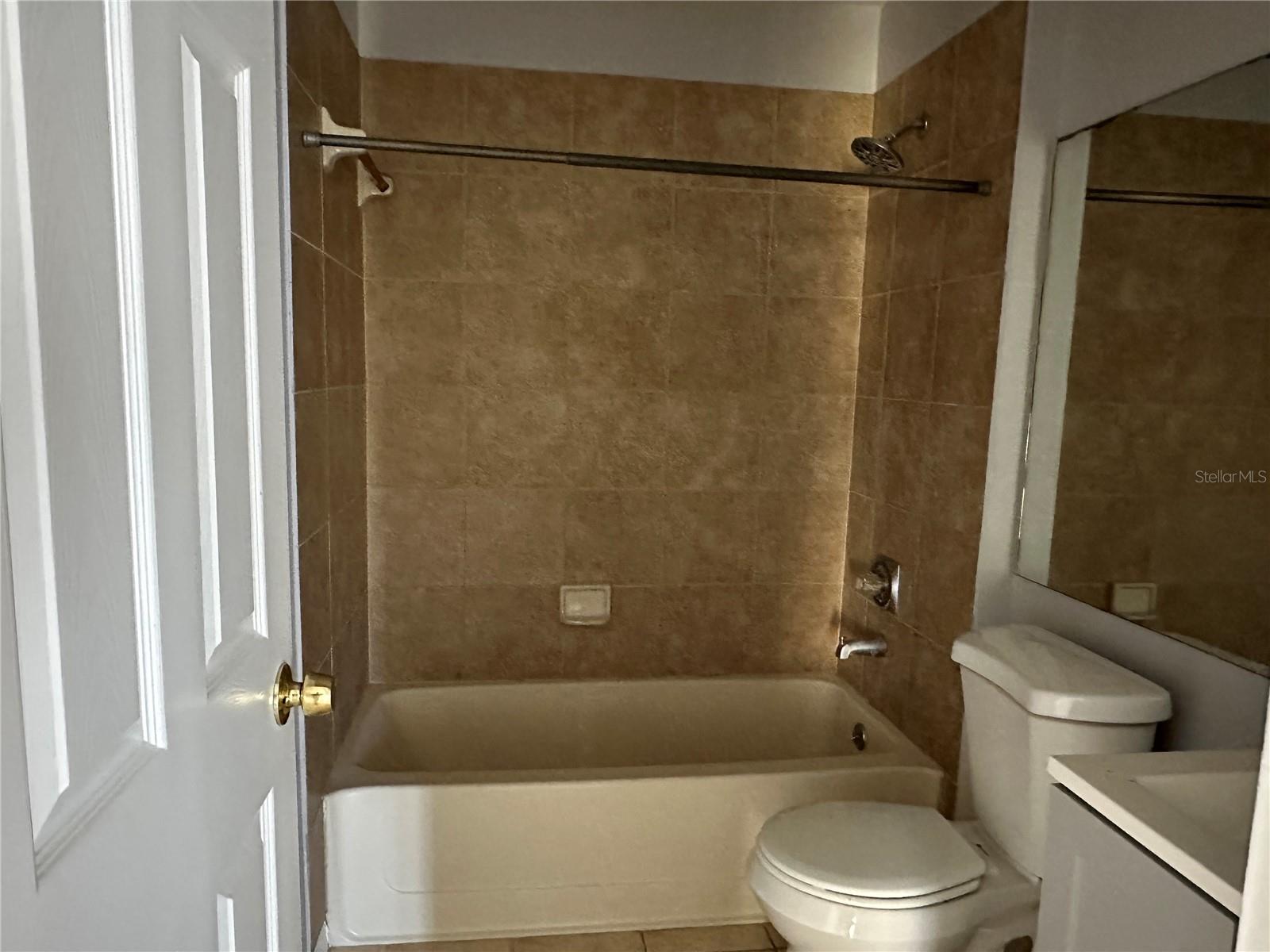 Image 11 of 22 For 1207 Upstreet Court