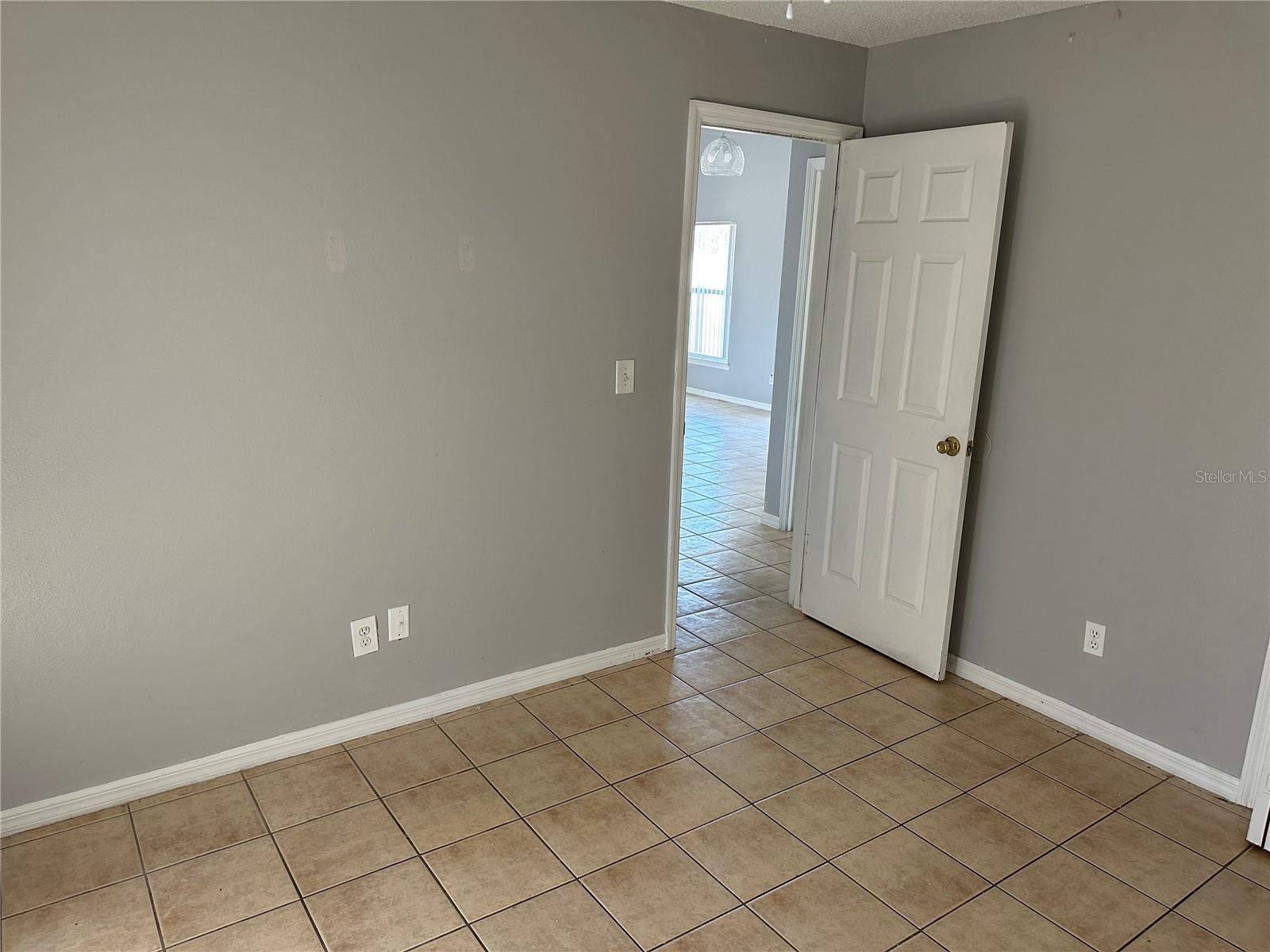 Image 13 of 22 For 1207 Upstreet Court