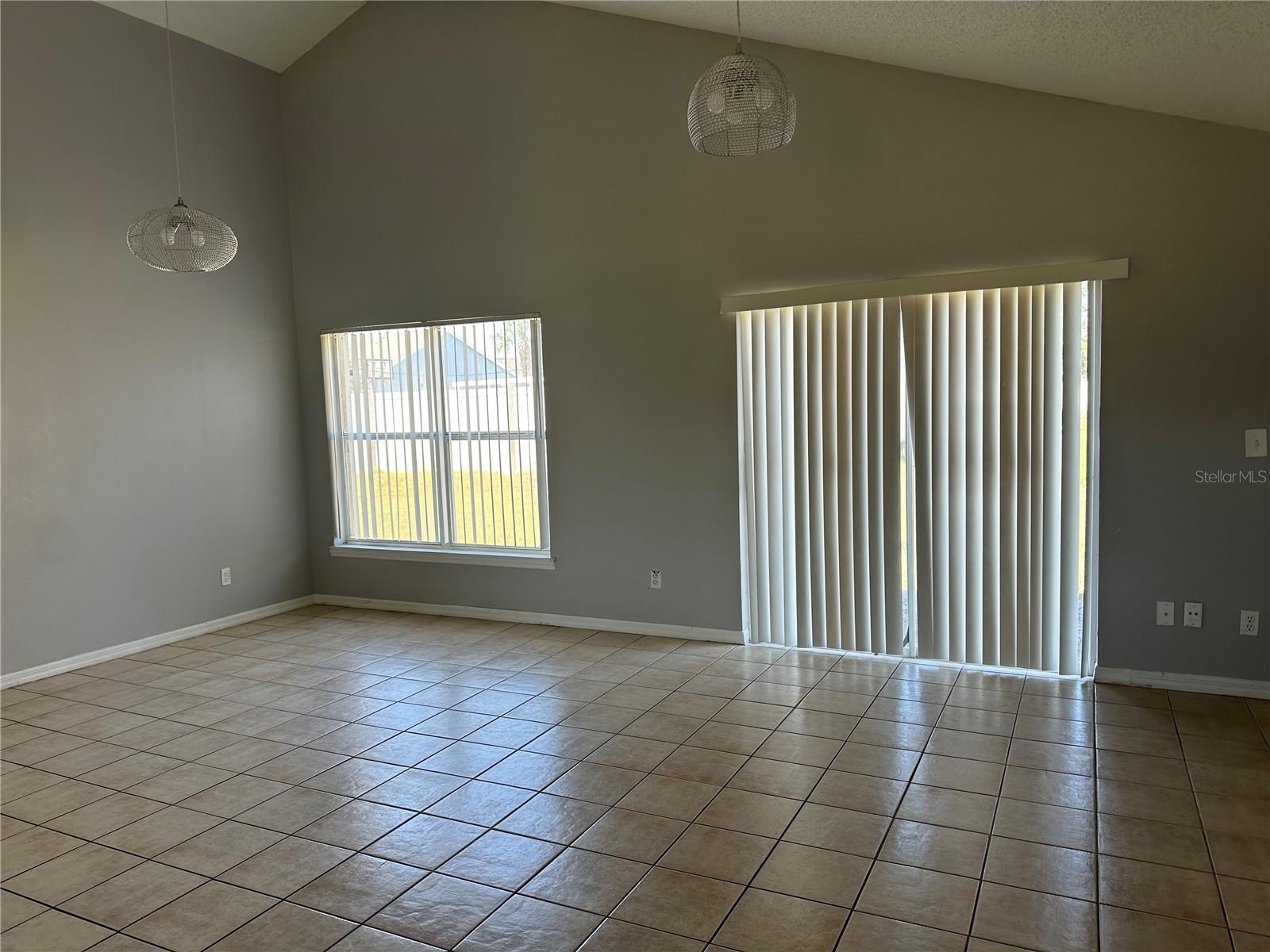 Image 4 of 22 For 1207 Upstreet Court