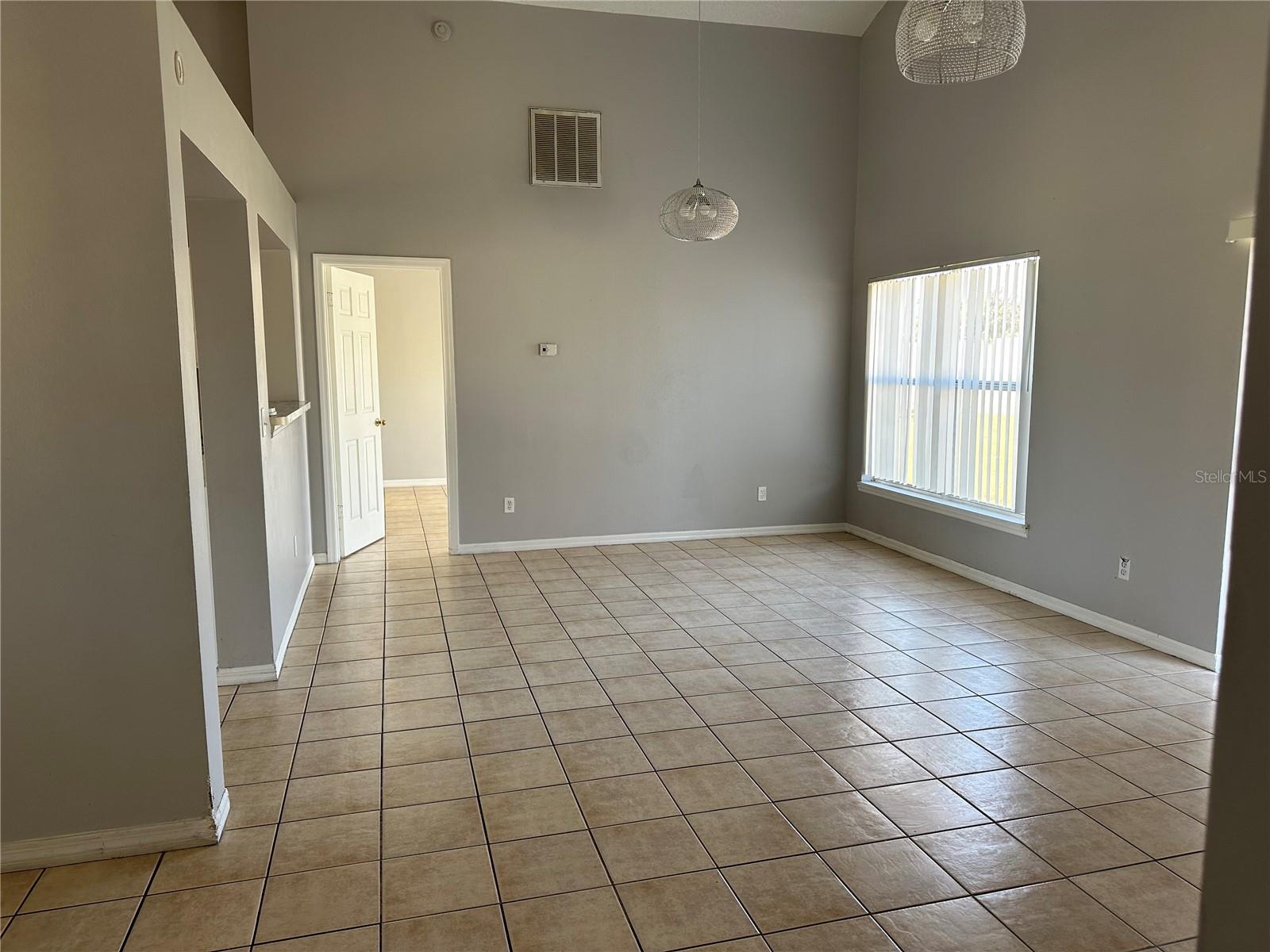 Image 6 of 22 For 1207 Upstreet Court