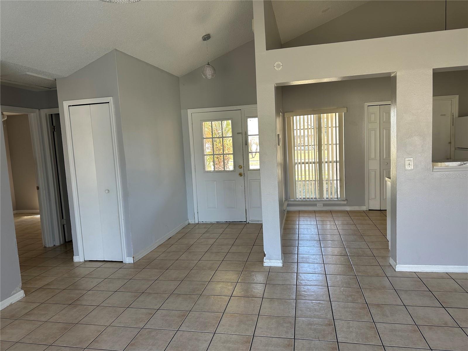 Image 8 of 22 For 1207 Upstreet Court