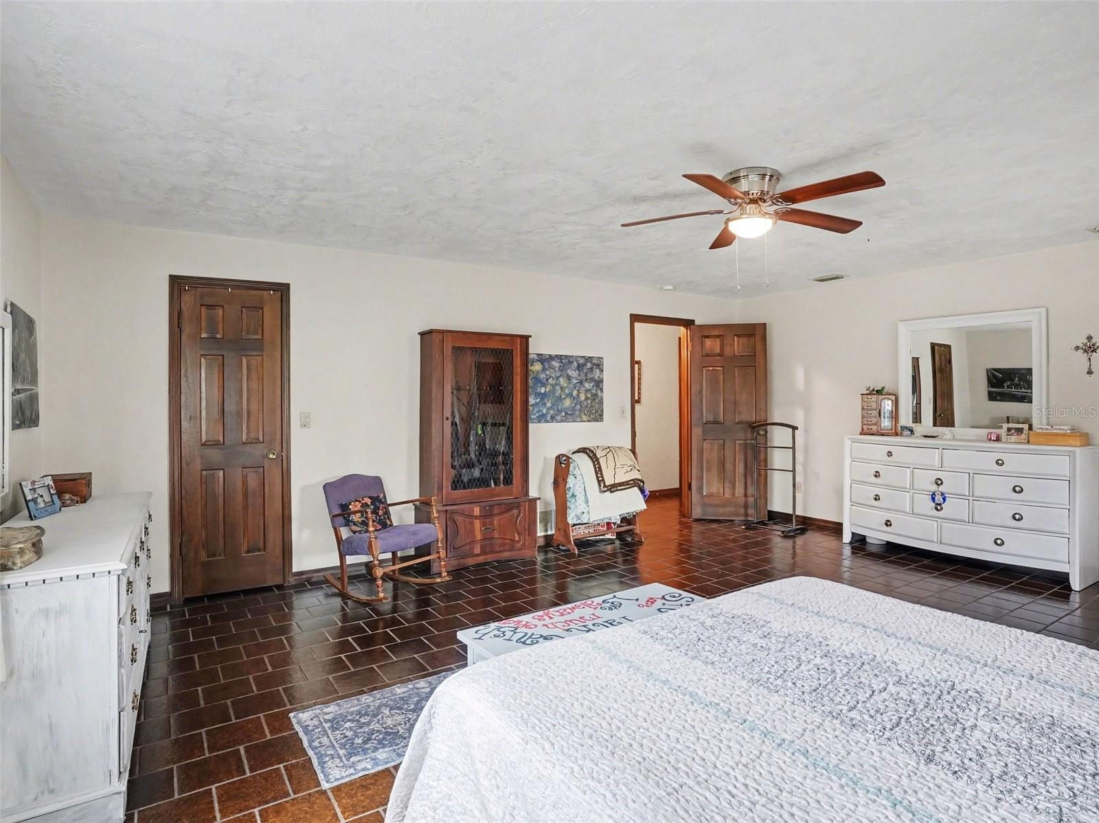 Image 10 of 28 For 1390 Ohio Avenue