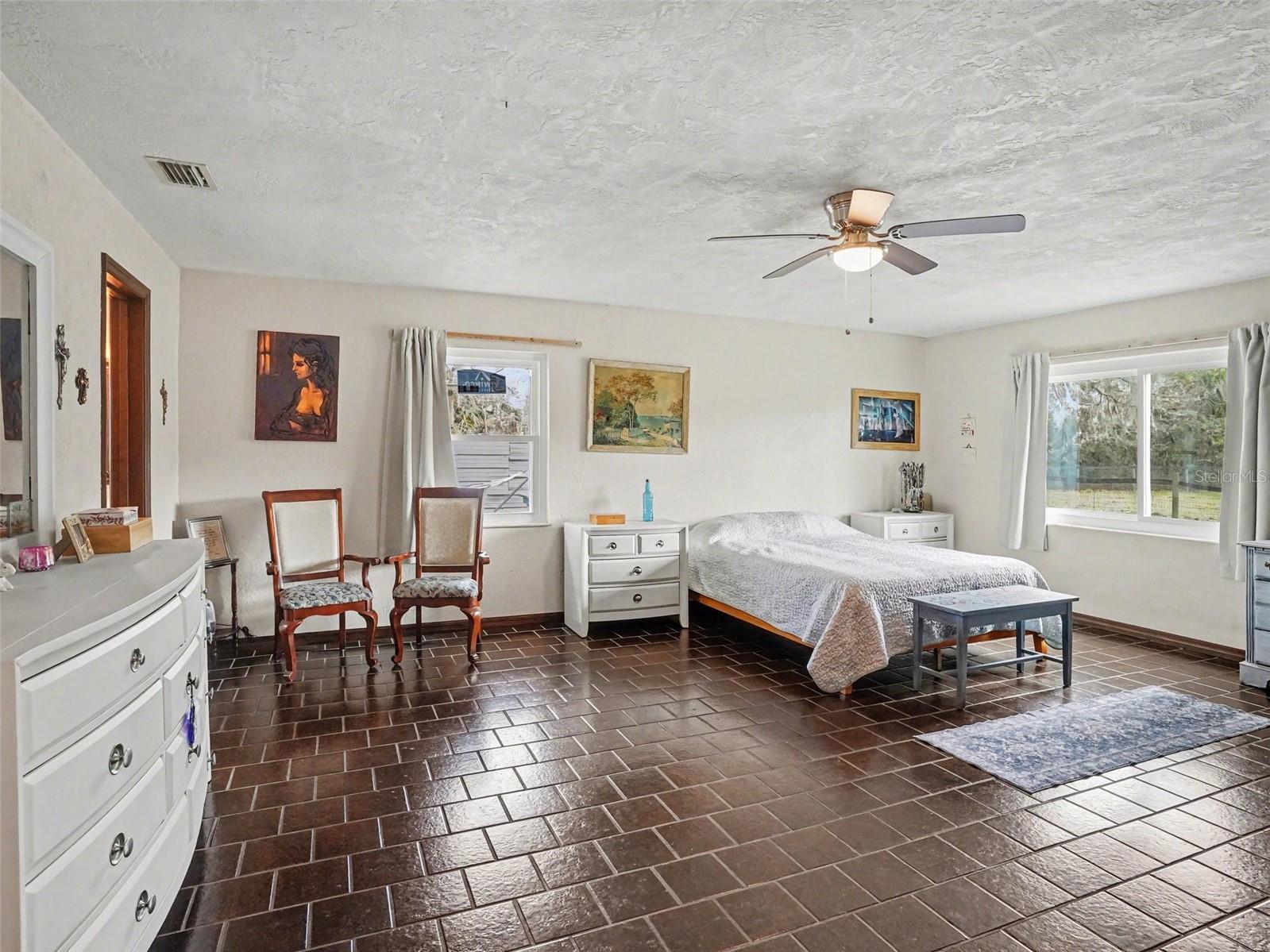 Image 11 of 28 For 1390 Ohio Avenue