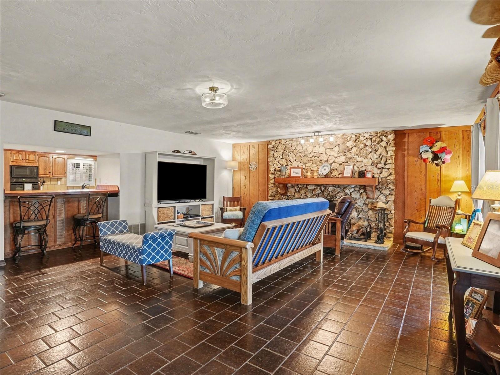 Image 2 of 28 For 1390 Ohio Avenue