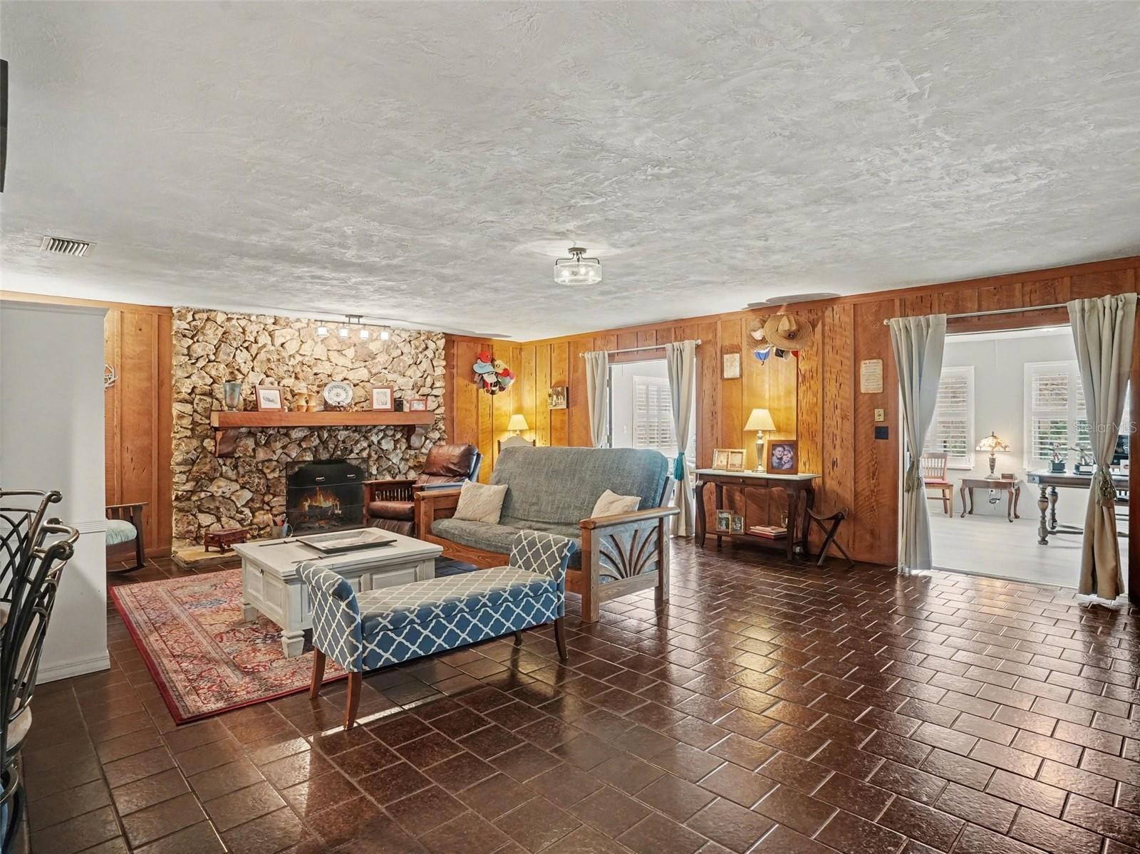 Image 3 of 28 For 1390 Ohio Avenue