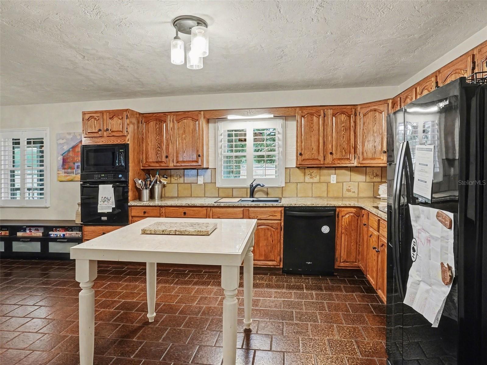 Image 7 of 28 For 1390 Ohio Avenue