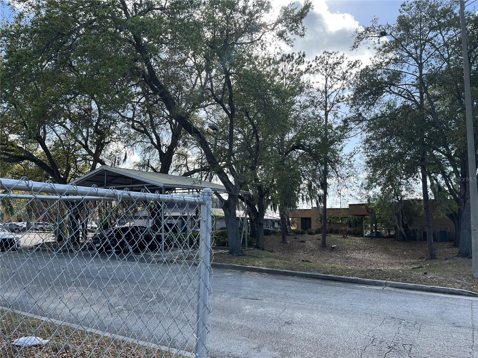 Image 5 of 13 For 5750 Pershing Avenue