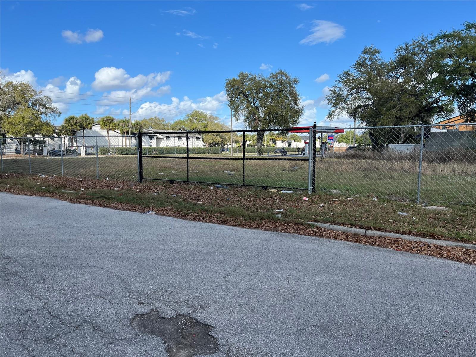 Image 9 of 13 For 5750 Pershing Avenue