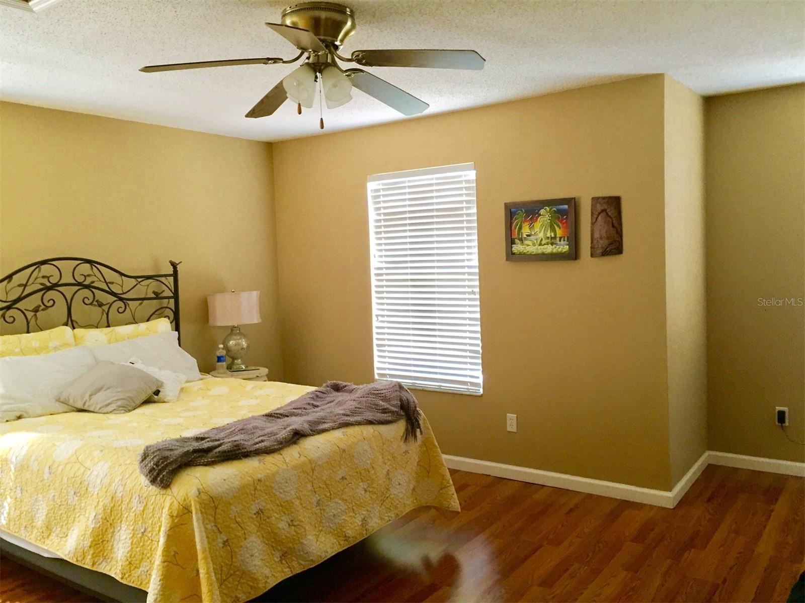 Image 11 of 17 For 15903 Bay Vista Drive
