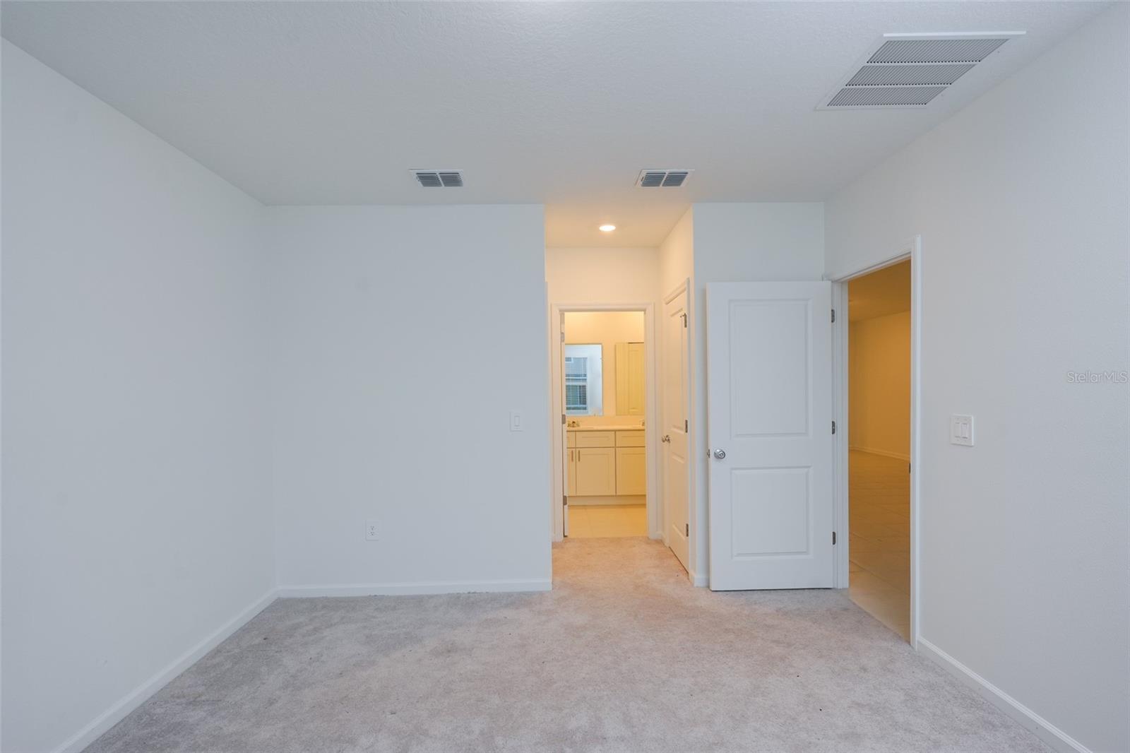 Image 10 of 21 For 5645 Loggia Lane