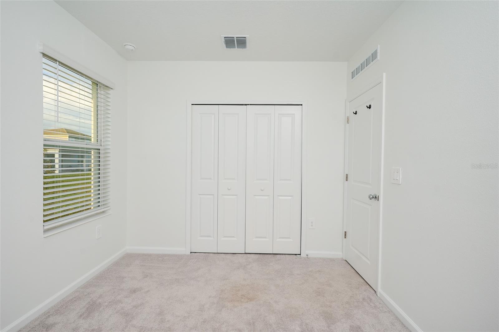 Image 16 of 21 For 5645 Loggia Lane