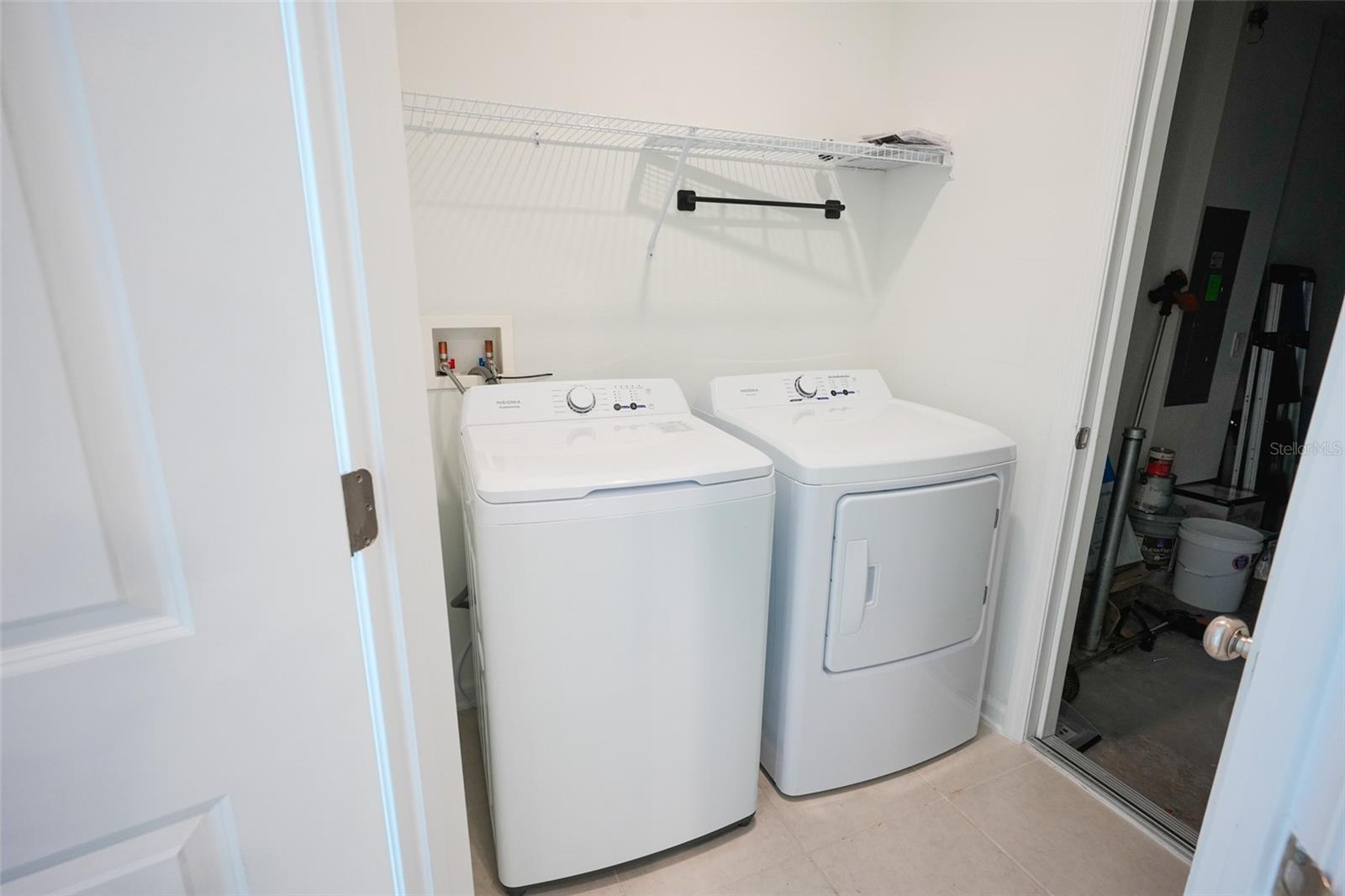 Image 18 of 21 For 5645 Loggia Lane