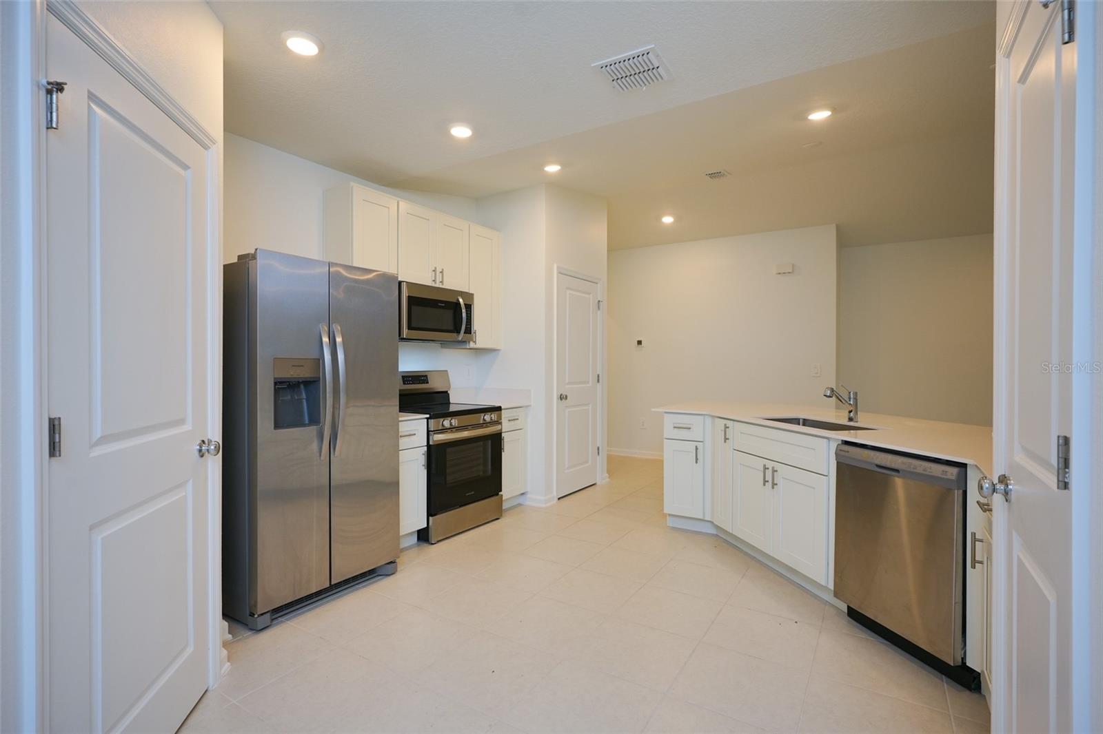 Image 3 of 21 For 5645 Loggia Lane