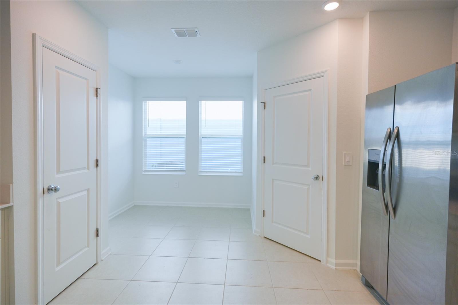 Image 4 of 21 For 5645 Loggia Lane