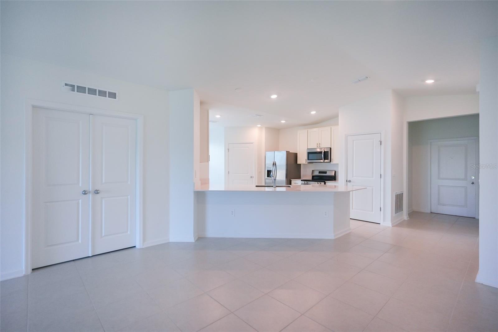 Image 6 of 21 For 5645 Loggia Lane