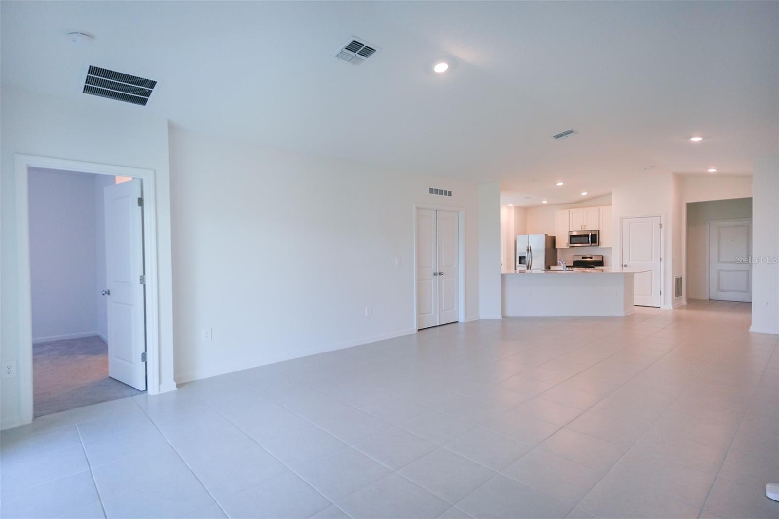 Image 7 of 21 For 5645 Loggia Lane