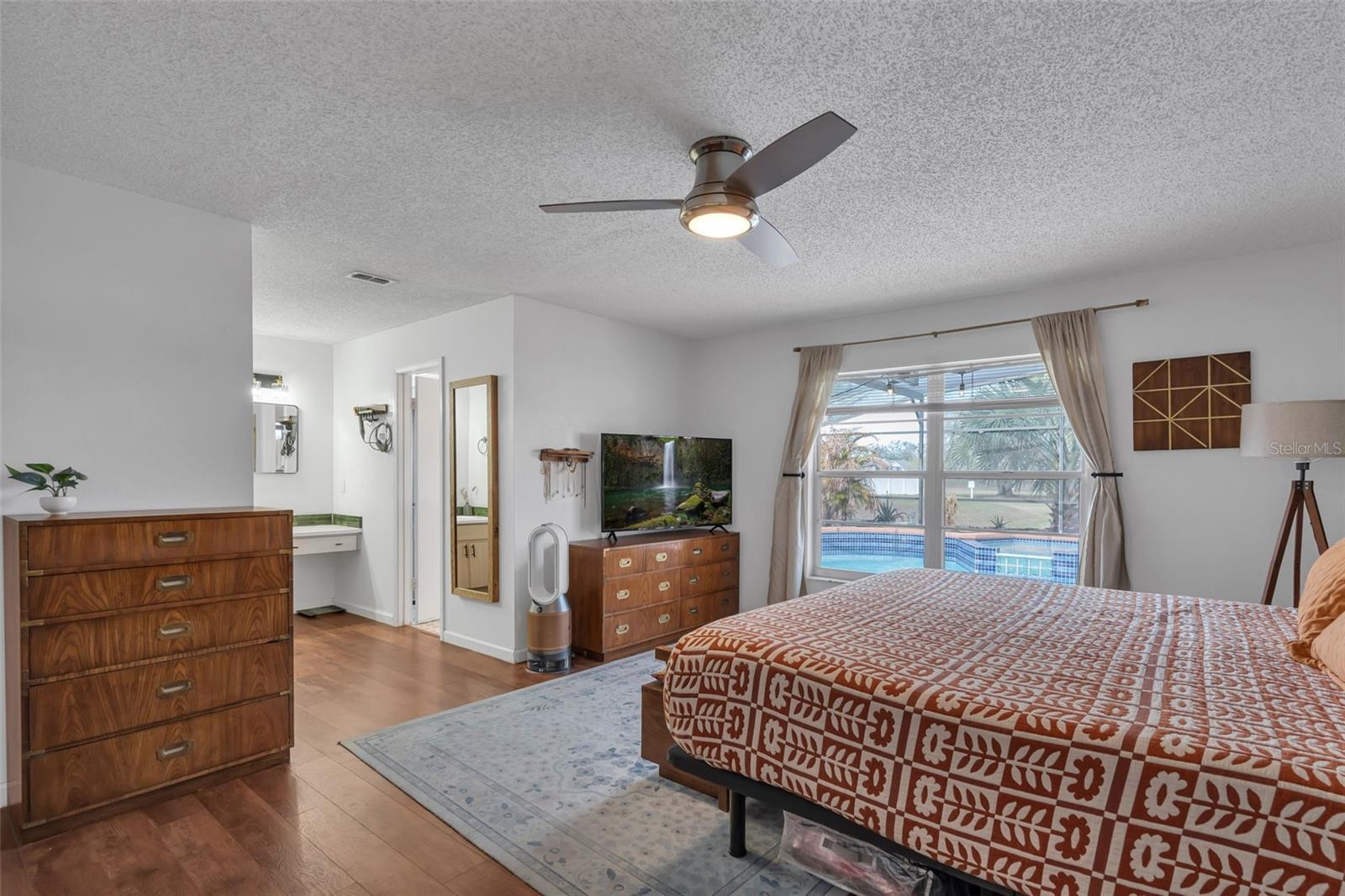 Image 14 of 49 For 1028 Karen Ridge Court