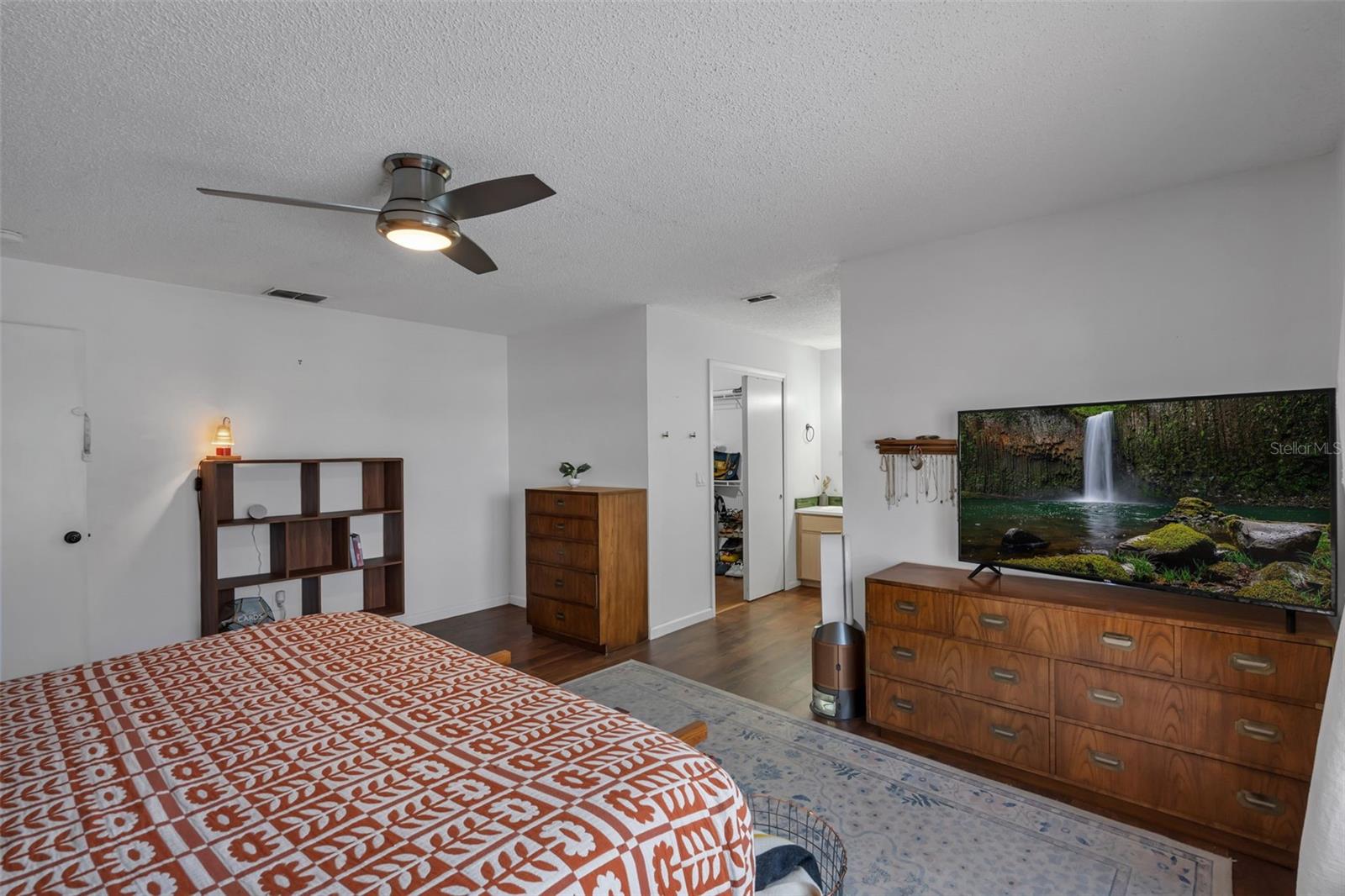 Image 15 of 49 For 1028 Karen Ridge Court