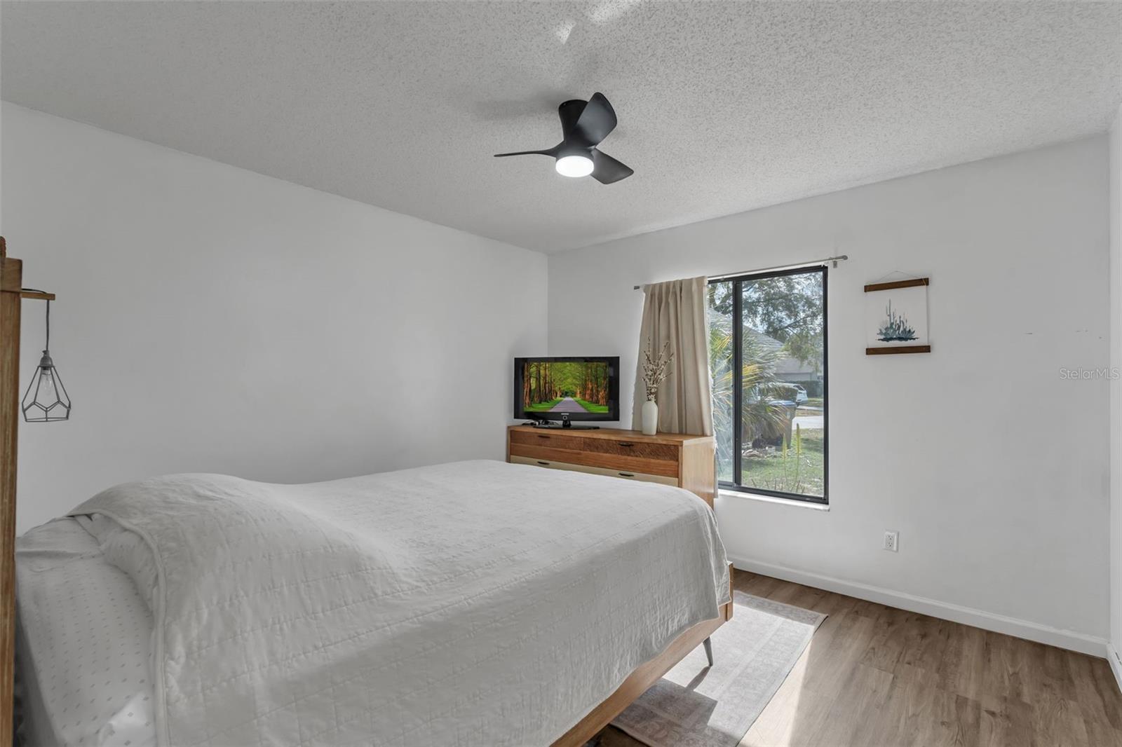 Image 22 of 49 For 1028 Karen Ridge Court