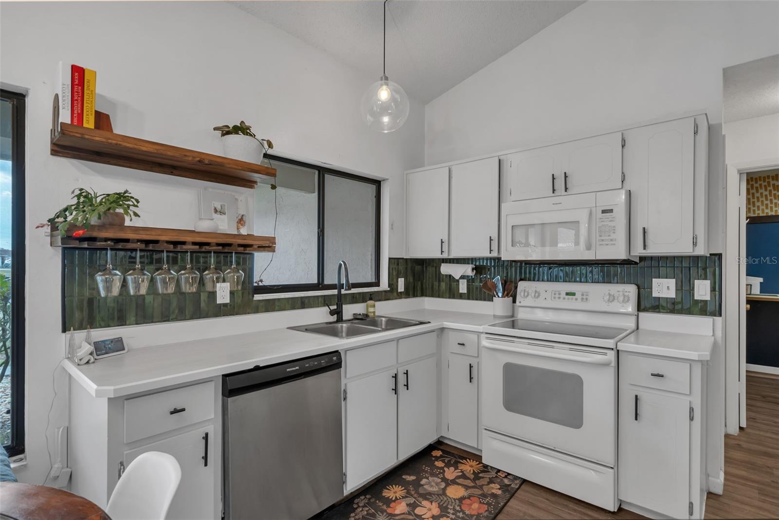 Image 4 of 49 For 1028 Karen Ridge Court