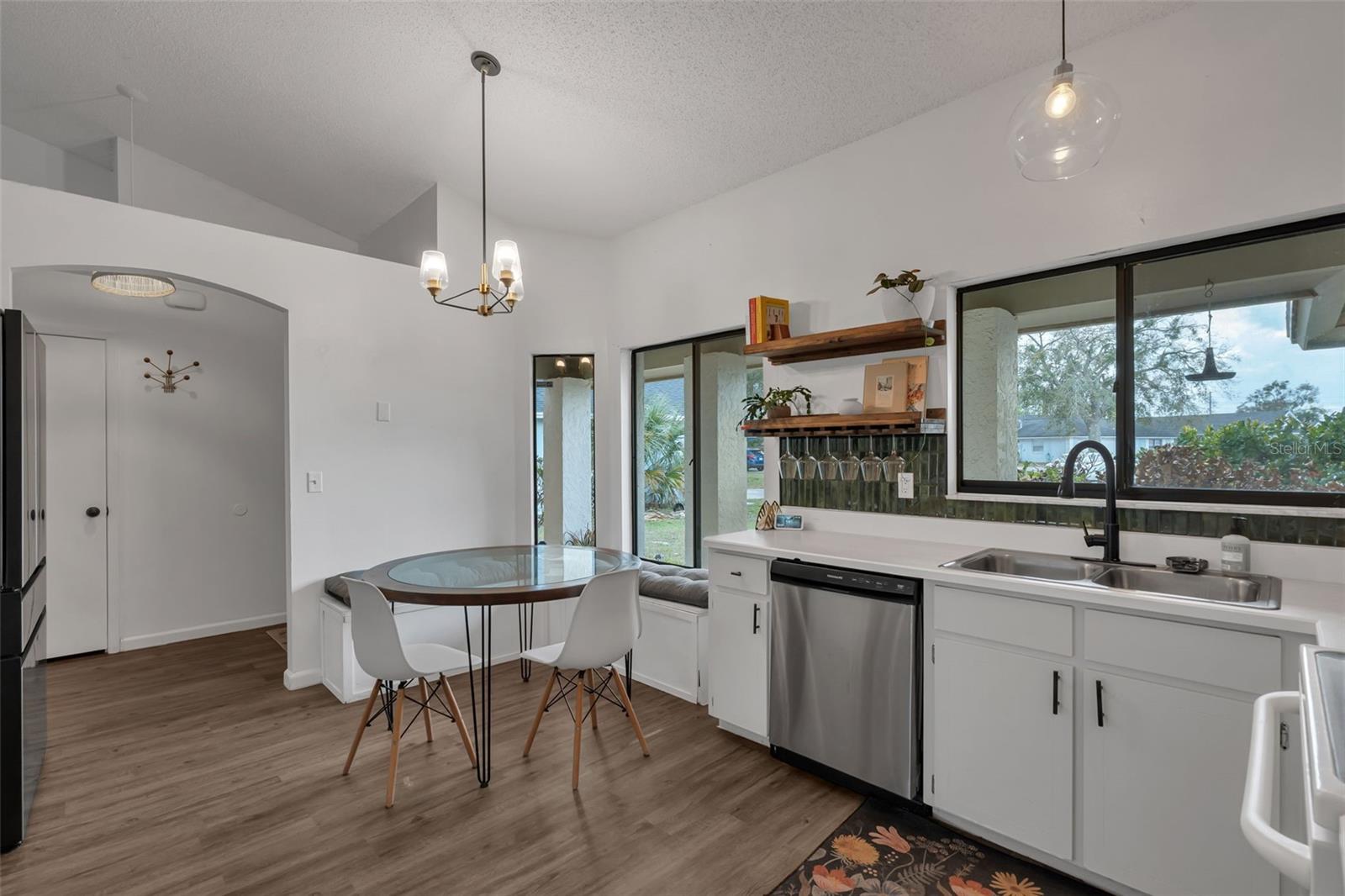 Image 5 of 49 For 1028 Karen Ridge Court