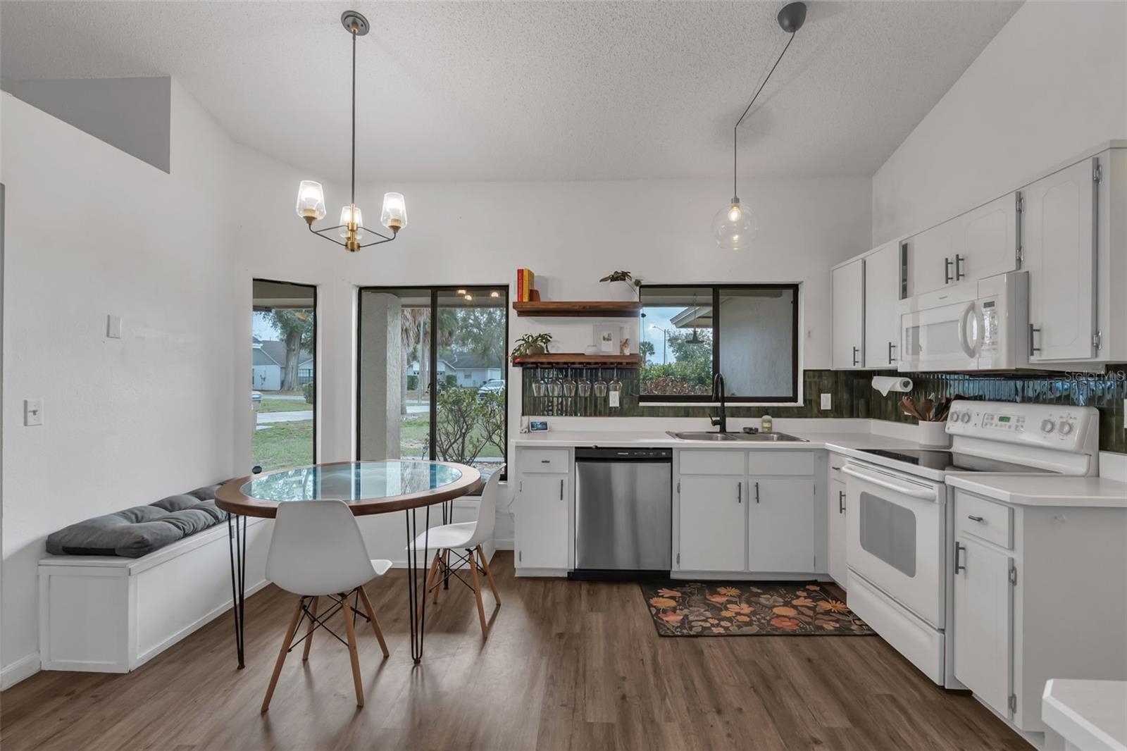 Image 6 of 49 For 1028 Karen Ridge Court