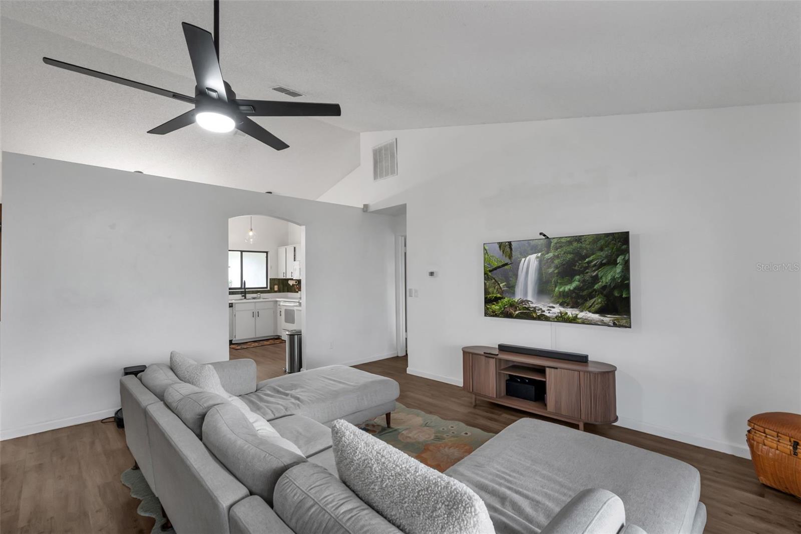 Image 8 of 49 For 1028 Karen Ridge Court