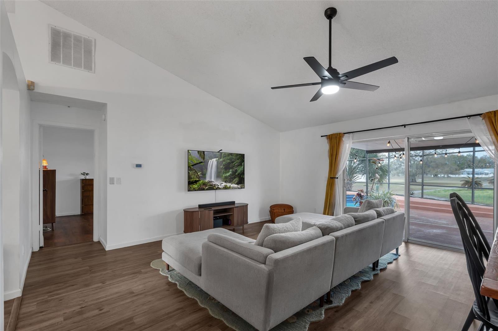 Image 9 of 49 For 1028 Karen Ridge Court