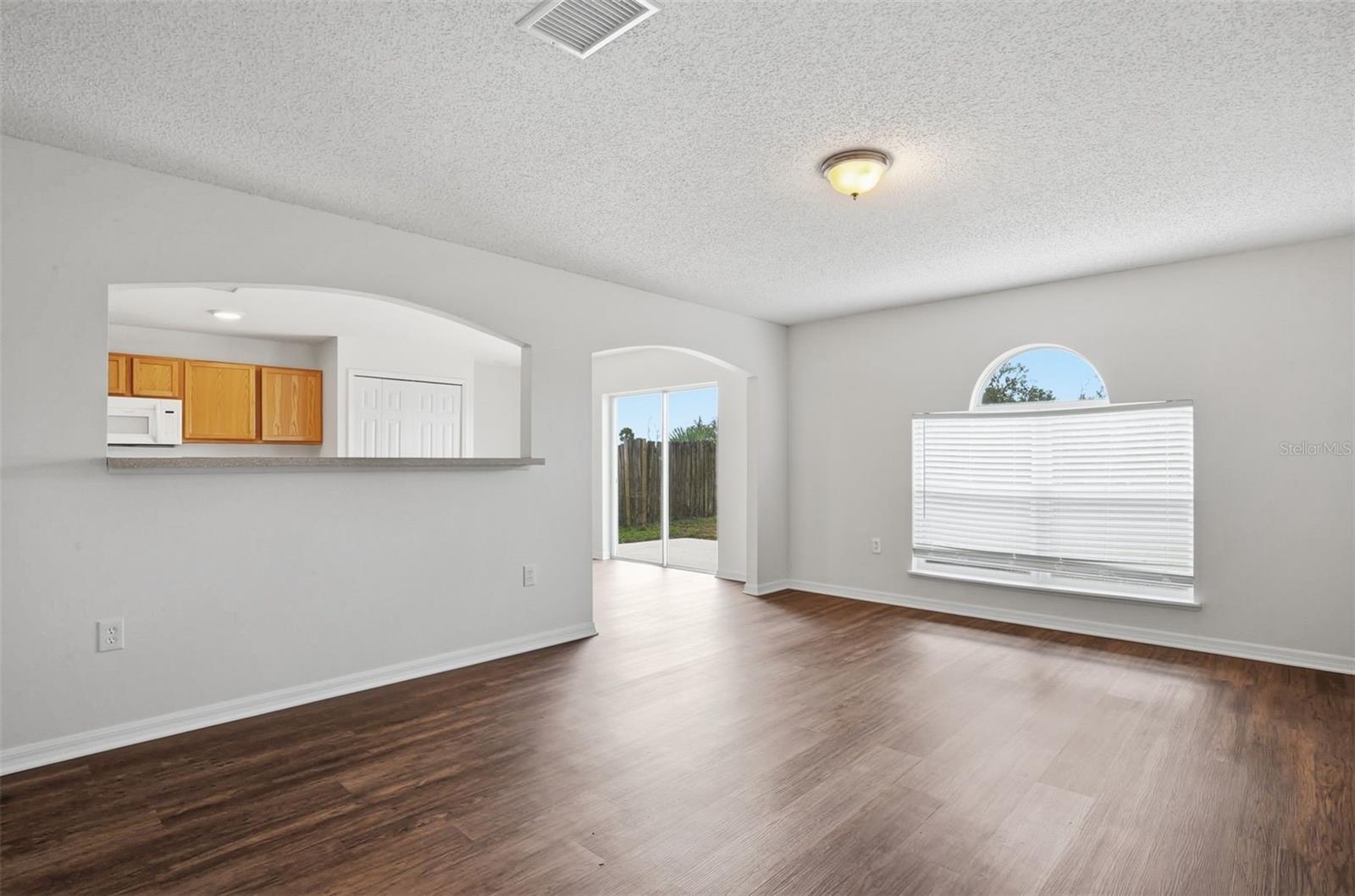 Image 12 of 36 For 11331 Ivy Flower Loop