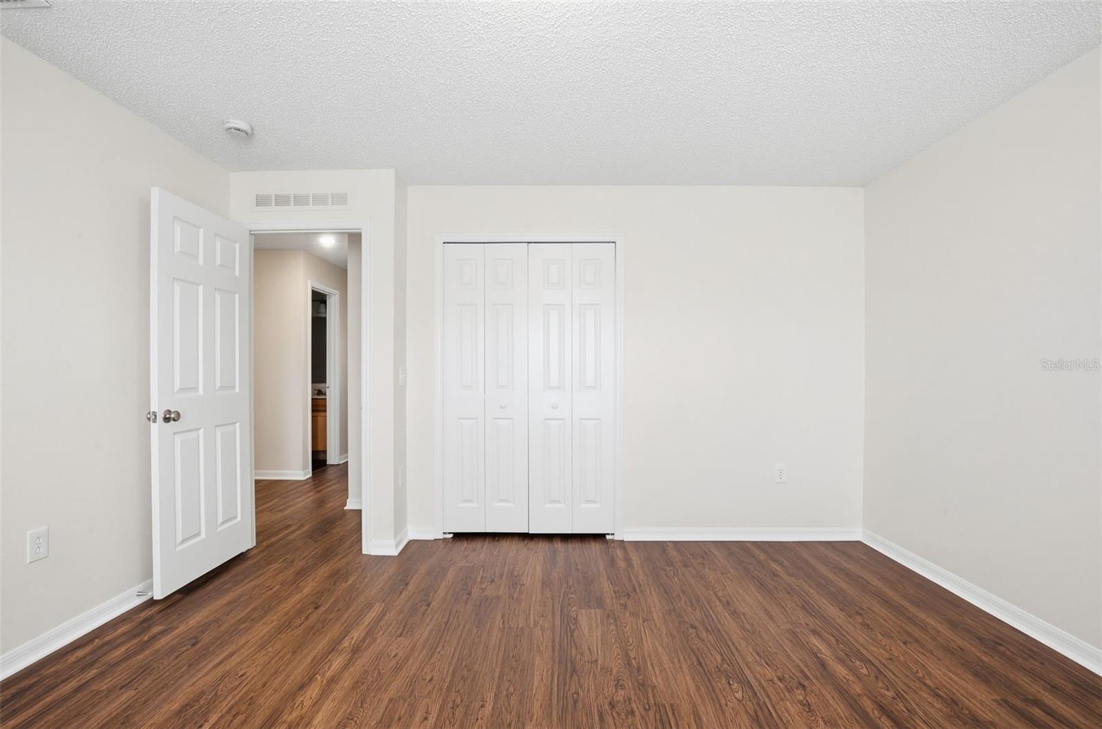 Image 23 of 36 For 11331 Ivy Flower Loop