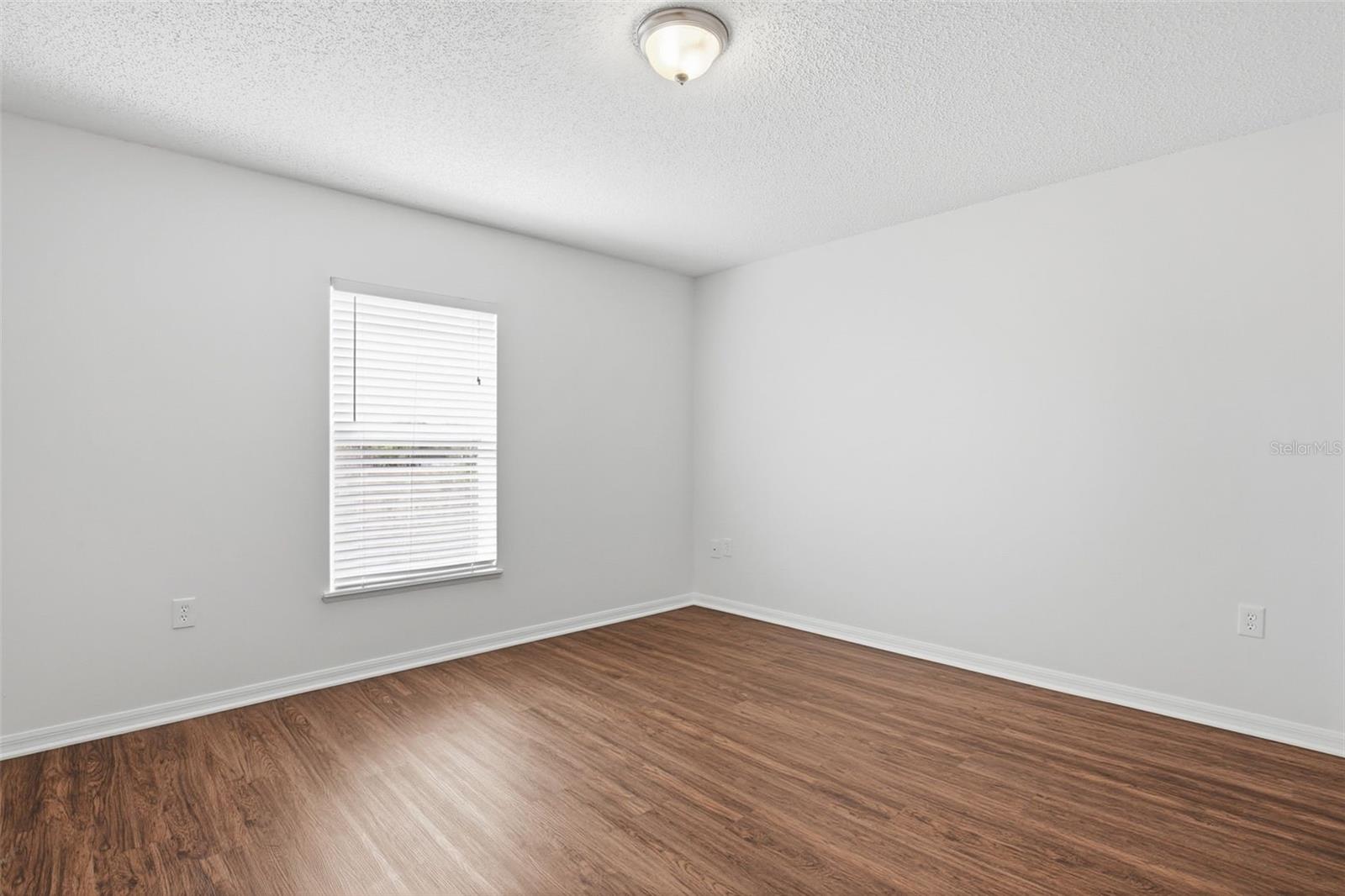 Image 25 of 36 For 11331 Ivy Flower Loop