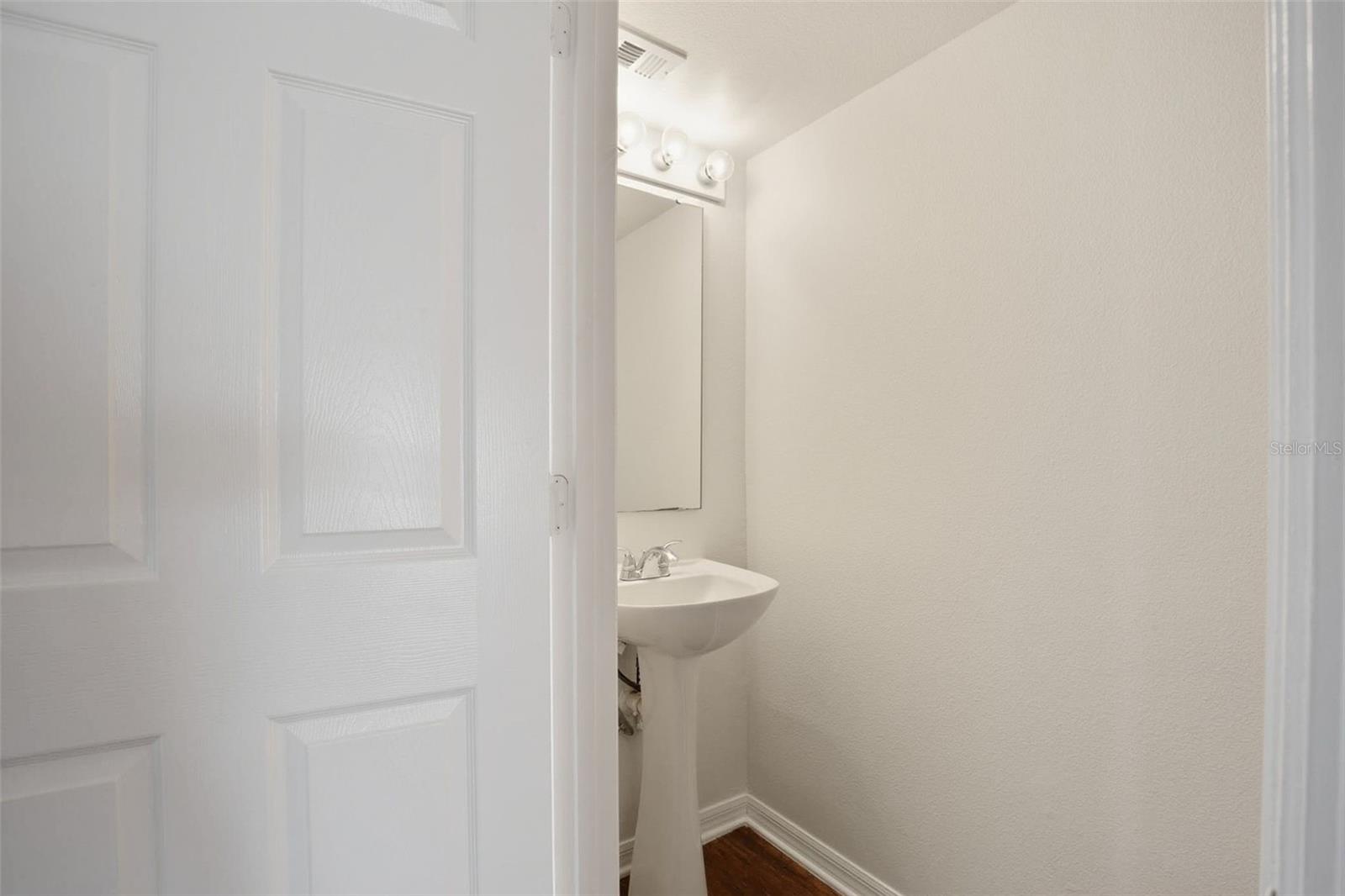 Image 28 of 36 For 11331 Ivy Flower Loop