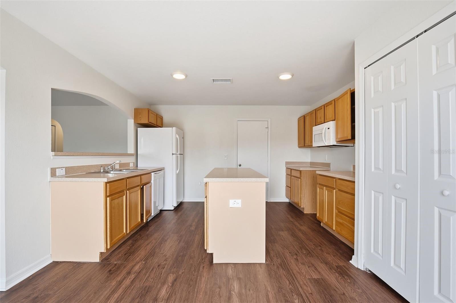 Image 5 of 36 For 11331 Ivy Flower Loop