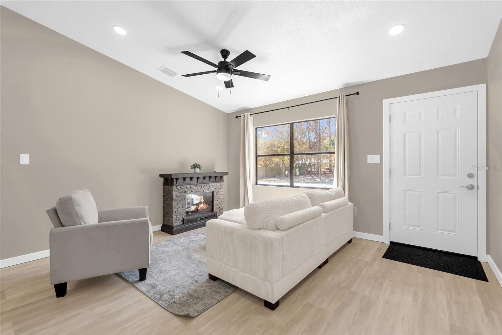 Image 2 of 25 For 4840 Mango Avenue