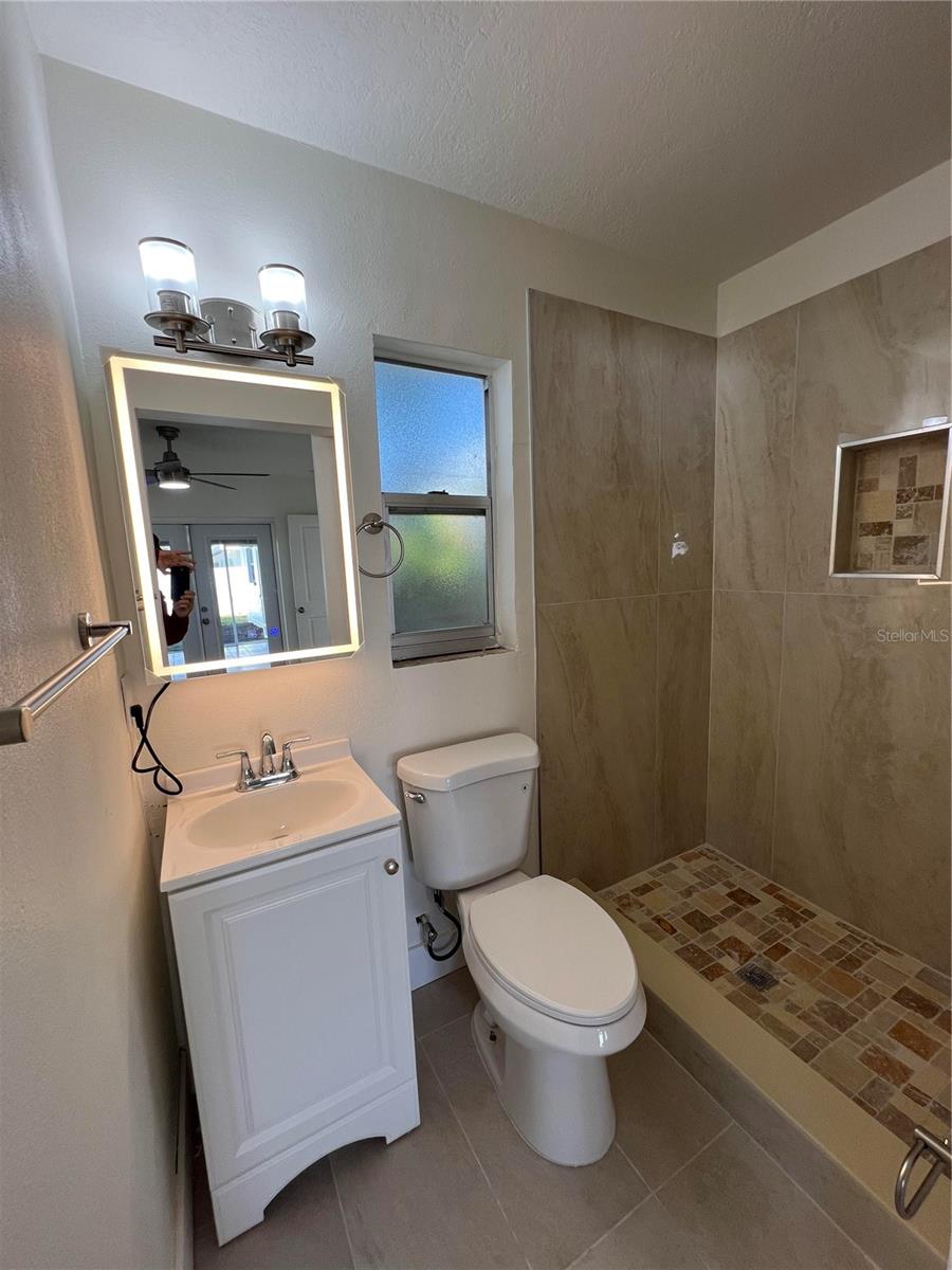 Image 18 of 63 For 2502 Tropical Shores Drive Se