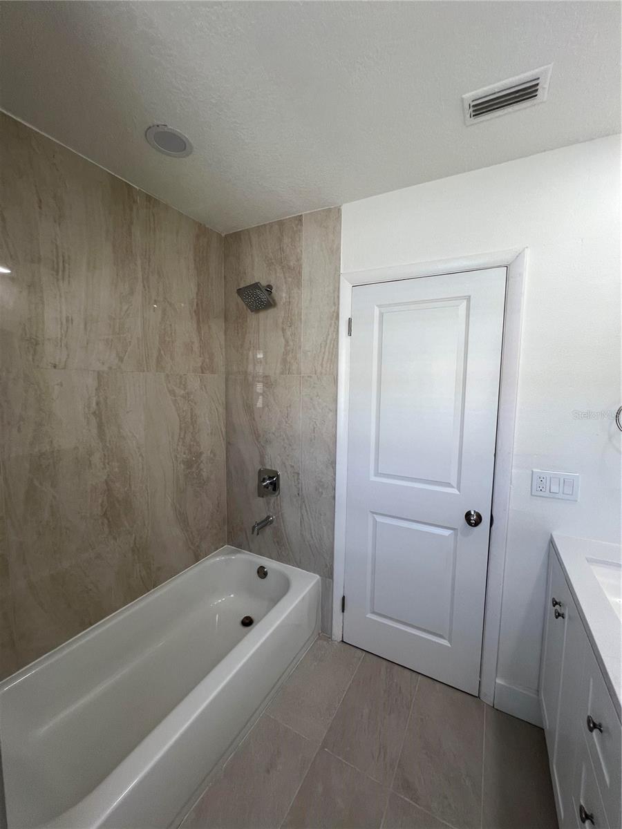 Image 30 of 63 For 2502 Tropical Shores Drive Se