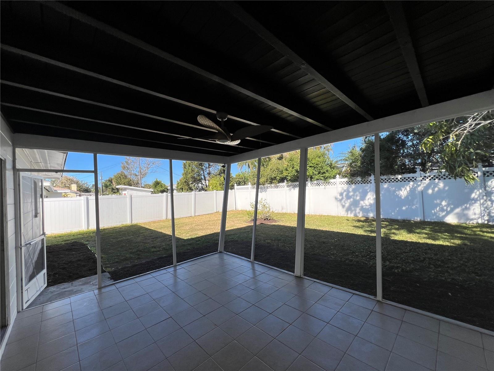 Image 39 of 63 For 2502 Tropical Shores Drive Se