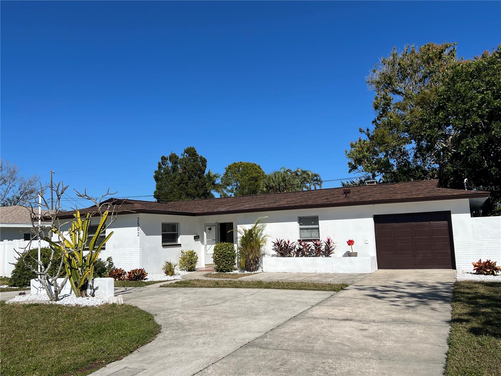 Image 49 of 63 For 2502 Tropical Shores Drive Se