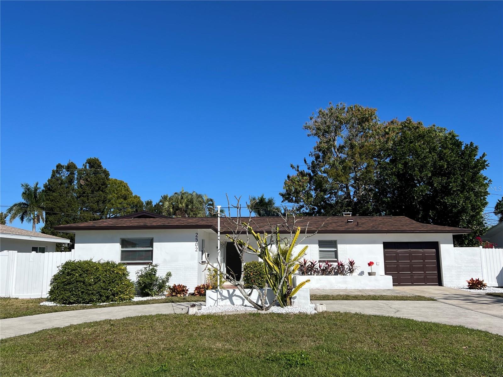 Image 50 of 63 For 2502 Tropical Shores Drive Se