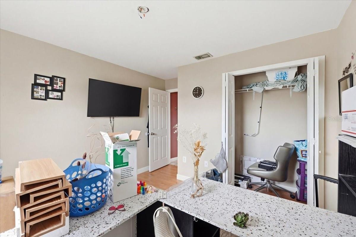 Listing photo id 8 for 713 Pincon Lane