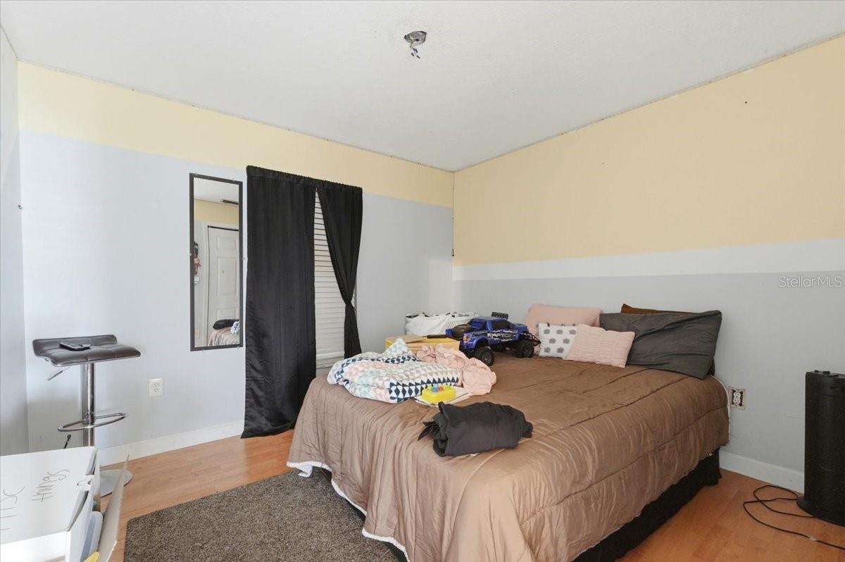 Listing photo id 12 for 713 Pincon Lane