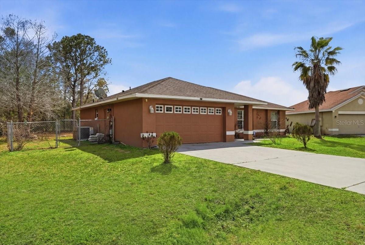 Listing photo id 16 for 713 Pincon Lane