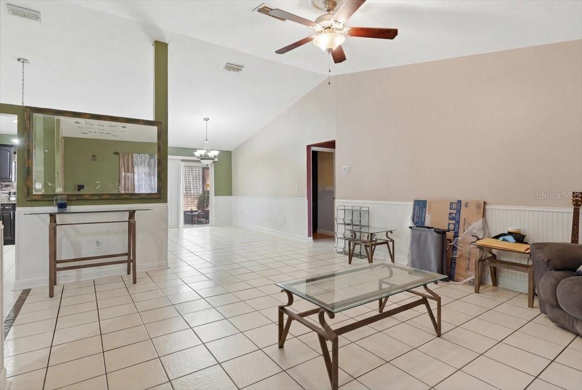 Listing photo id 1 for 713 Pincon Lane