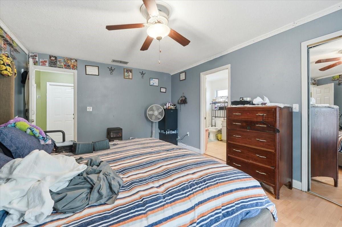 Listing photo id 5 for 713 Pincon Lane