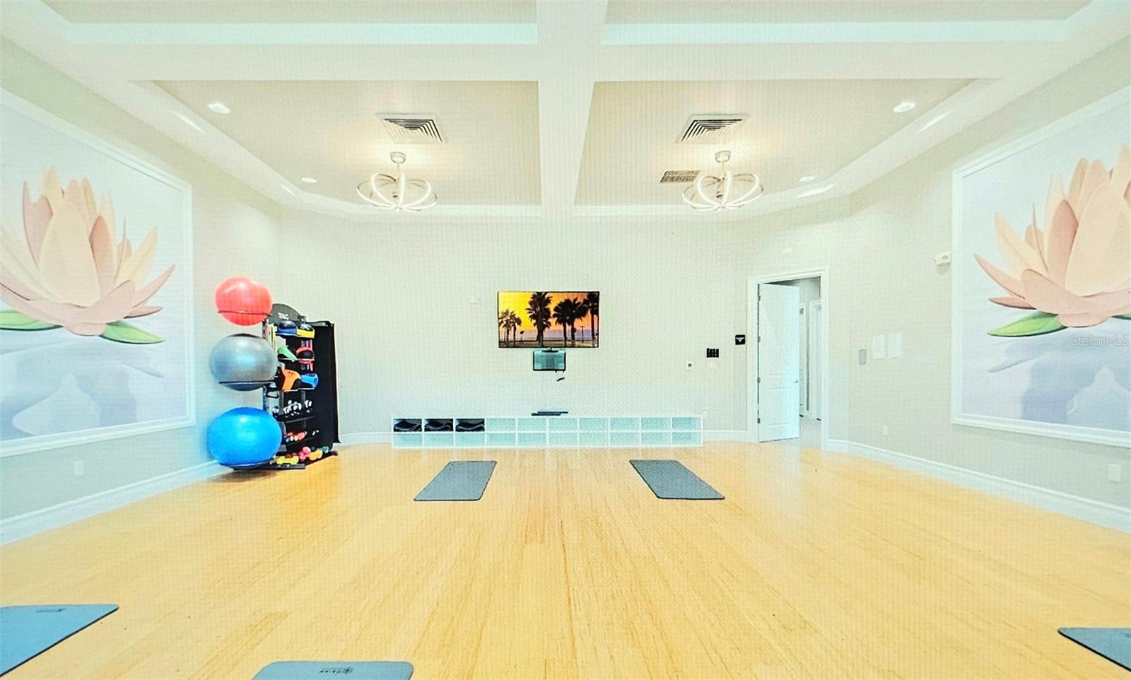 Image 12 of 14 For 17622 Blazing Star Circle