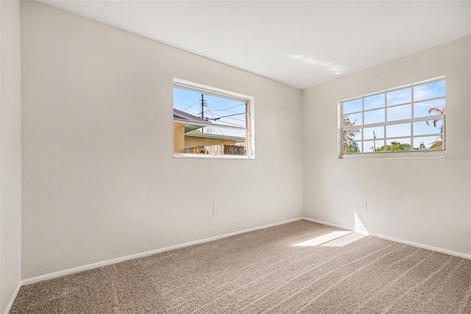 Image 16 of 28 For 770 Mohawk Avenue