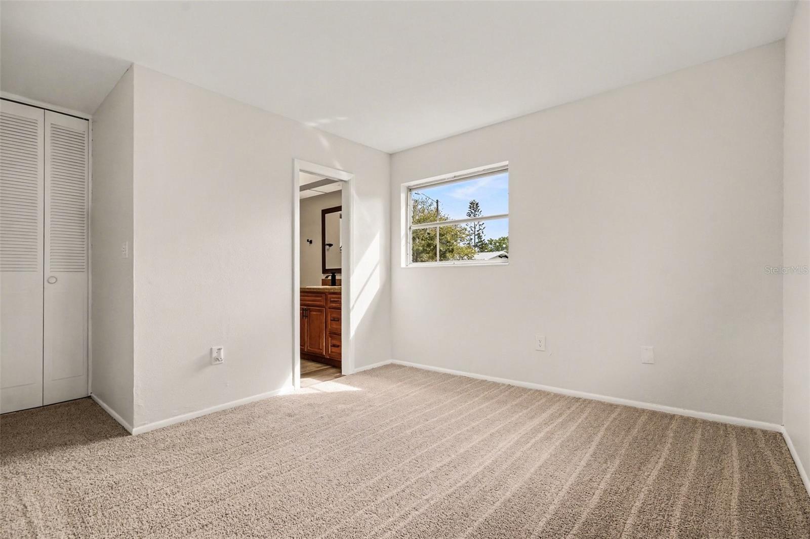 Image 21 of 28 For 770 Mohawk Avenue